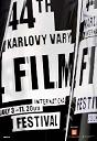 Una Isabelle Huppert effervescente si intrattiene con i giornalisti del Karlovy Vary IFF