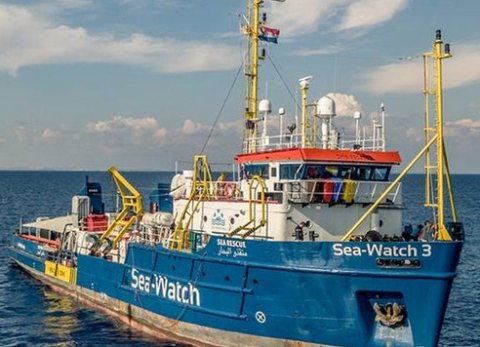 La Sea Watch 3 a Marsiglia per il completamento degli adeguamenti alle normative