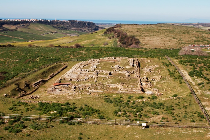 Civita Aperta: un percorso affascinante alla scoperta dell’antica città etrusca di Tarchna (Tarquinia)